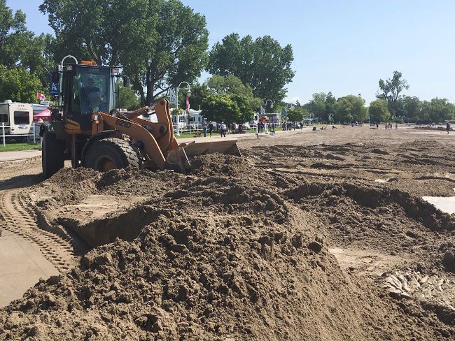 Officials monitoring Cobourg beach conditions