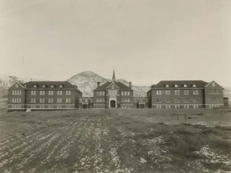 kamloops-indian-residential-school-1930 800X600